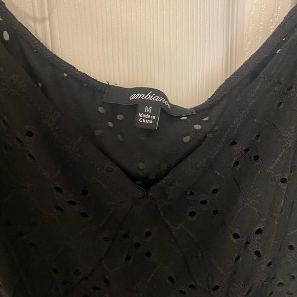 Women’s size medium( runs small ) - Picture 3 of 4